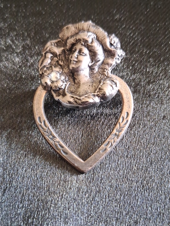 Jewelry - Vintage Style Silver-Tone Heart Brooch Pin with Lady Motif
